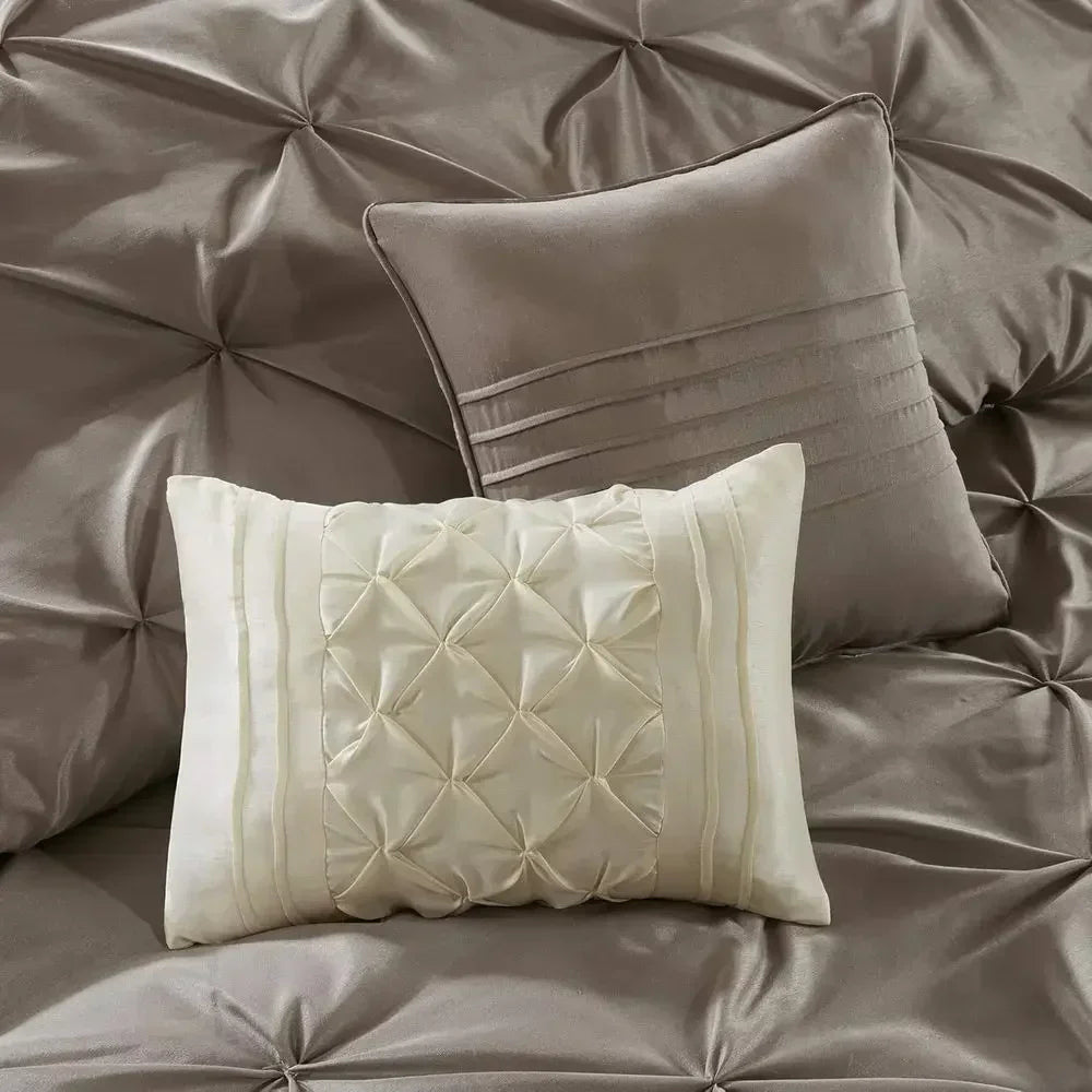 All-Season Diamond Tufted Bedding Set With Curtains And Pillows
