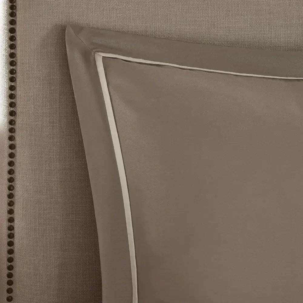 All-Season Diamond Tufted Bedding Set With Curtains And Pillows