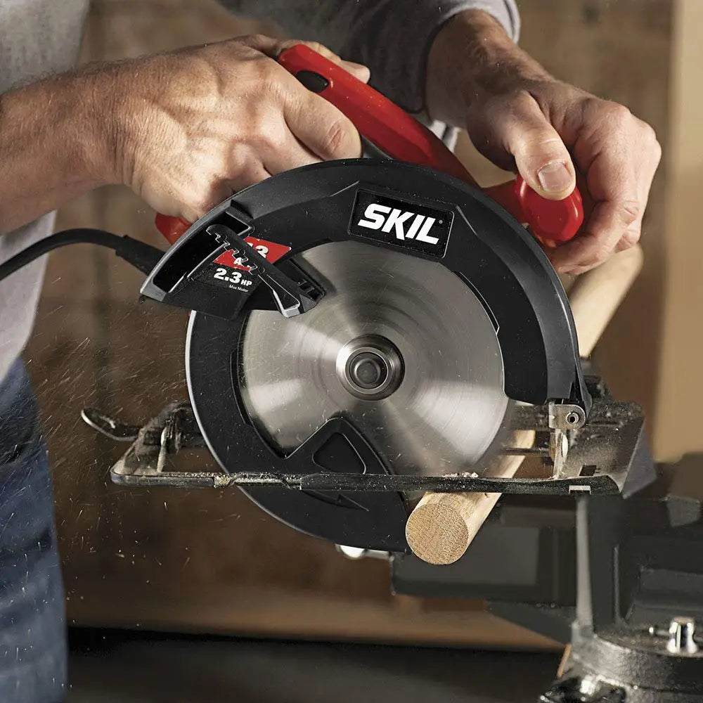 13 Amp Circular Saw With Powerful Motor Lightweight Handling