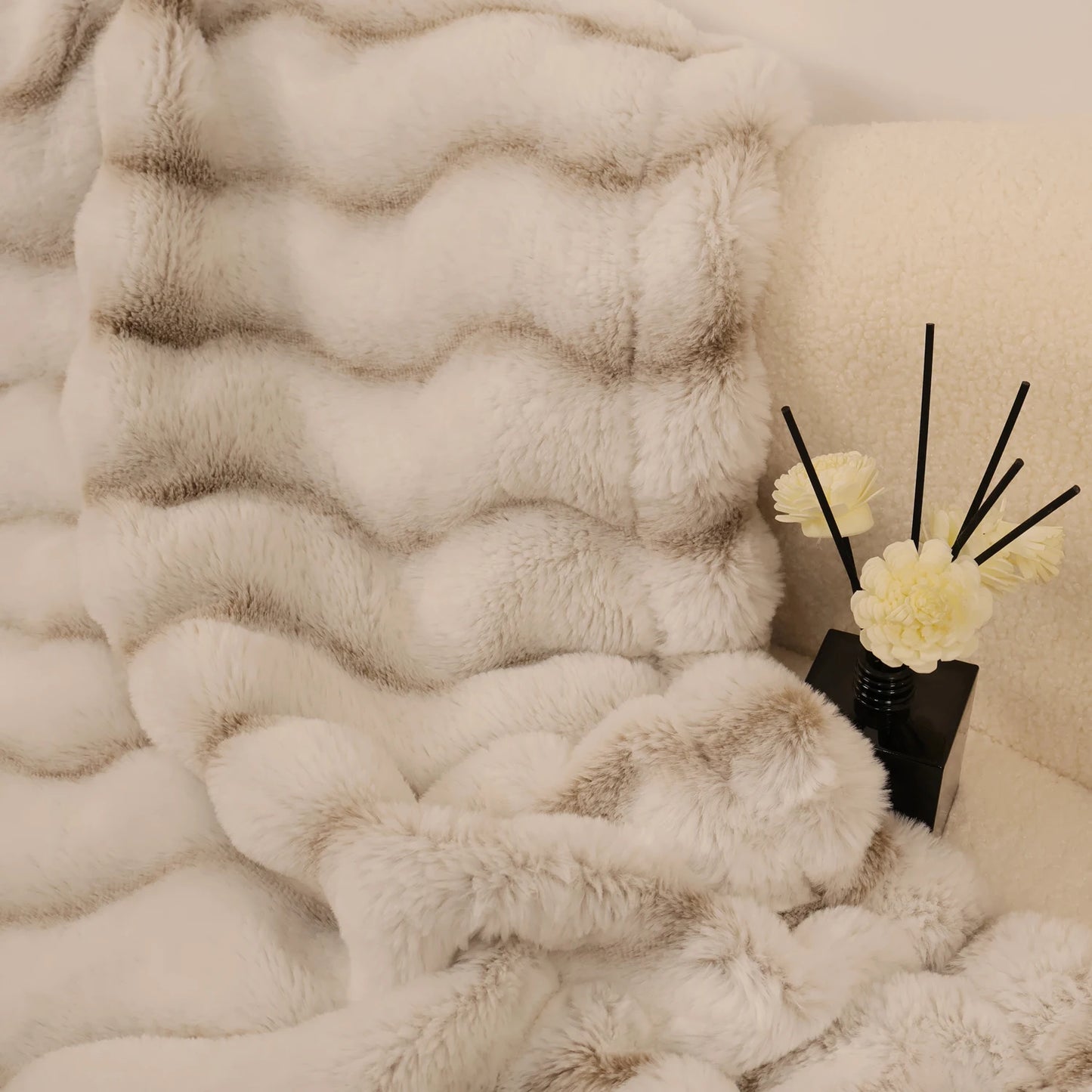 Rosekind Faux Rabbit Fleece Throw Blanket Reversible Plush